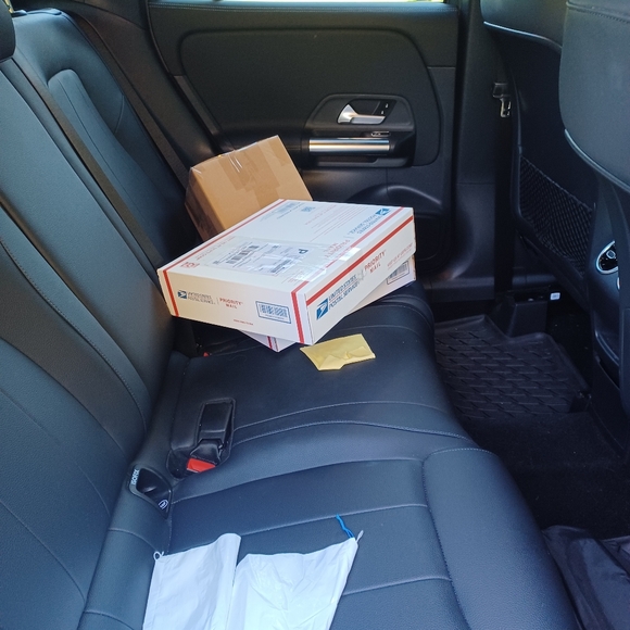 Meet your Posher, Isela - Picture 3 of 7